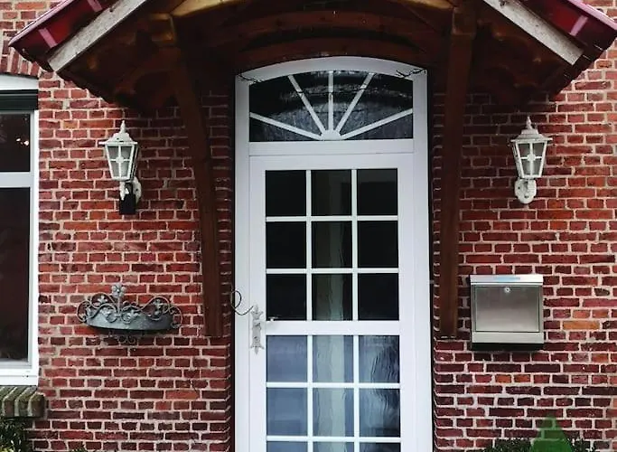 Top Floor Apartment With Private Entrance